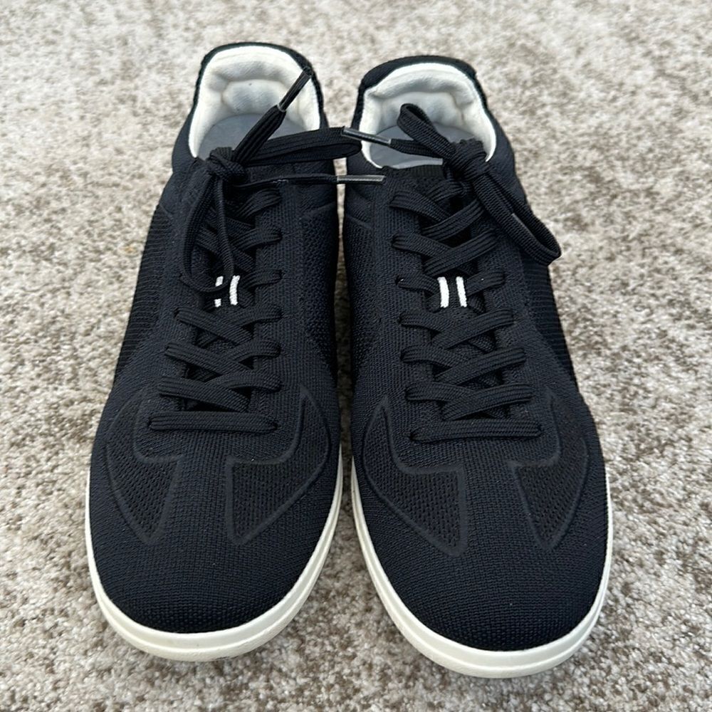 Rothy's Men's The RS01 Lace Up Knit Sneakers Black
White Soles 10